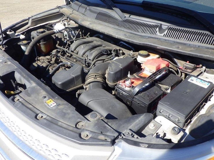 2014-ford-explorer-image-10