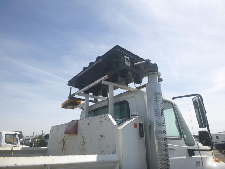 2004-international-7400-image-8