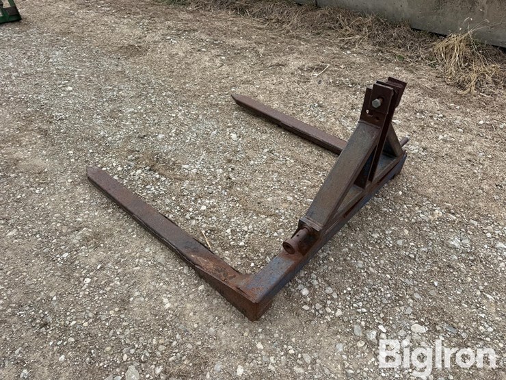 3--pt-mounted-bale-fork-image-7