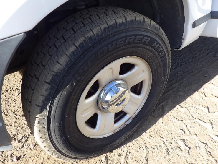 2004-ford-explorer-image-13