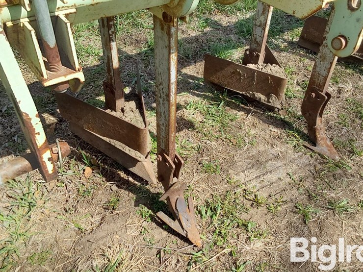 caterpillar-15-image-13