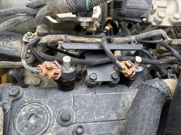 2019-deere-210lep-image-49