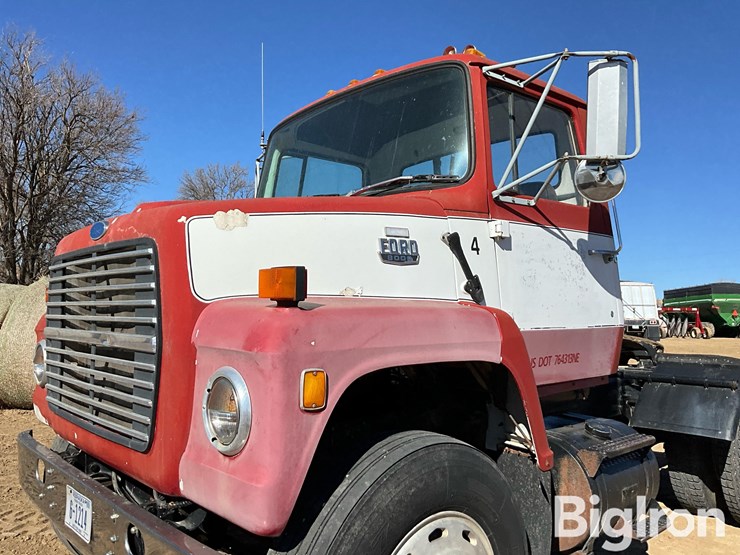 1986-ford-ln8000-image-9