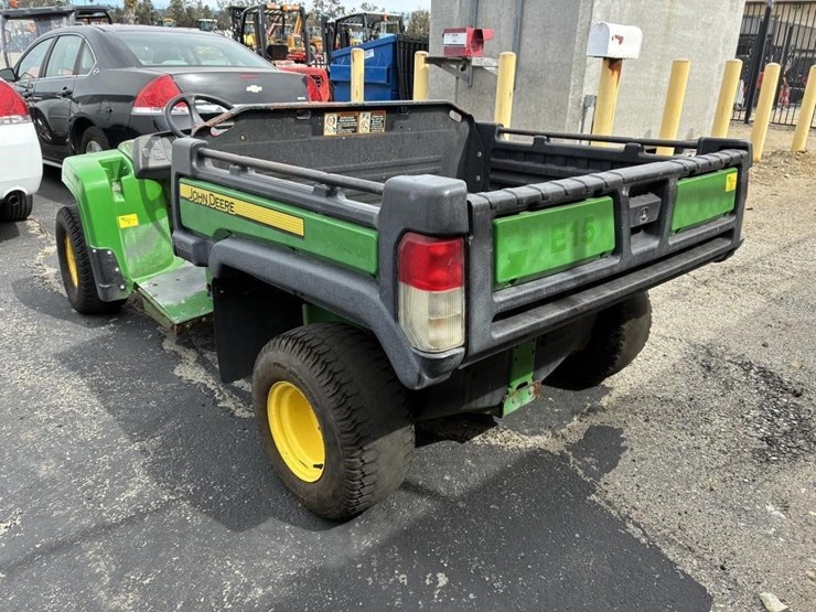 2017-john-deere-gator-image-4