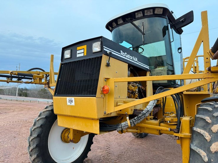 ag-chem-rogator-664-image-22