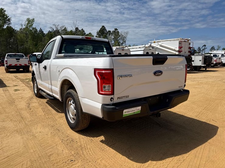 2015-ford-f150-xl-image-3