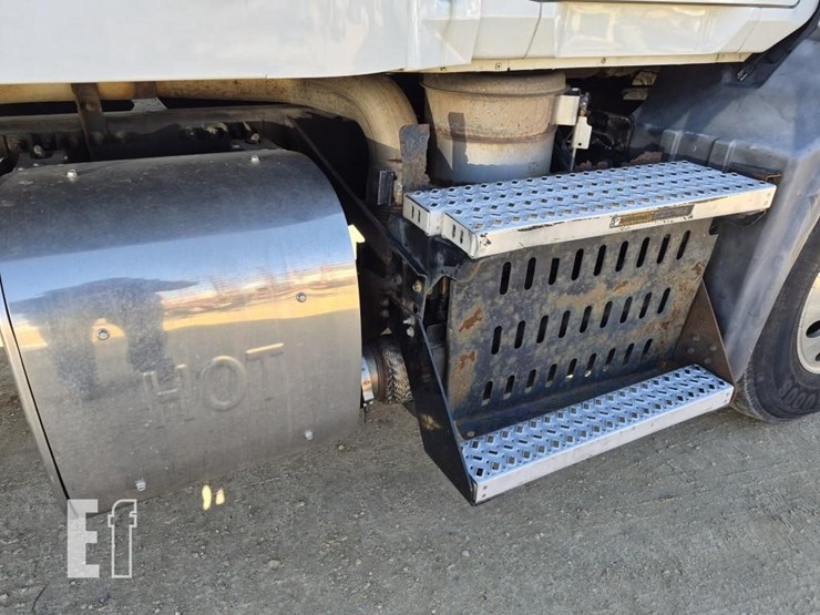 2014-mack-pinnacle-cxu613-image-9