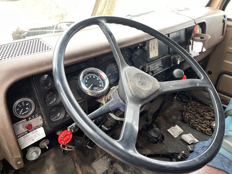 #113-•-1982-international-1754-single-axle-grain-truck-(has-wi-title)-image-49