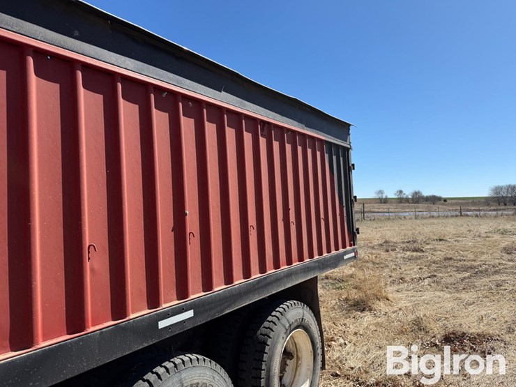 1977-ford-ln900-image-20