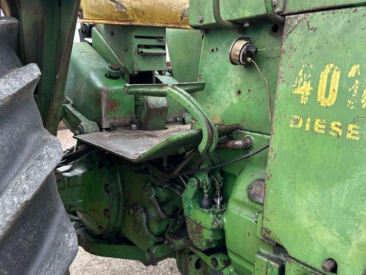 john-deere-4010-image-5