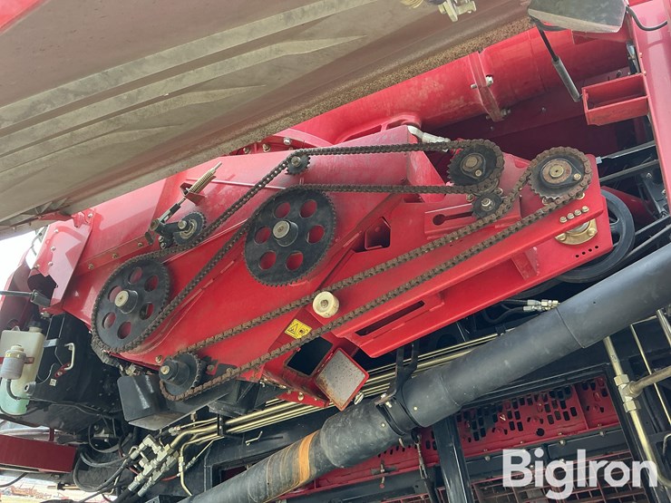 2016-case-ih-8240-image-16