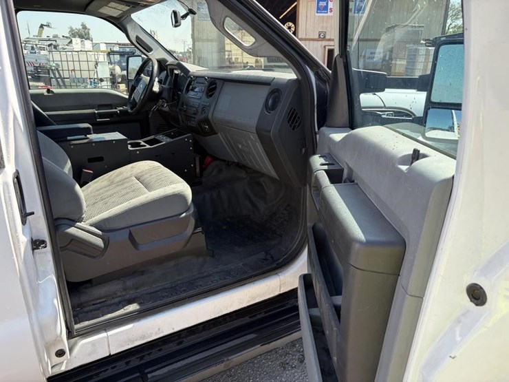 2015-ford-f550-sd-image-9