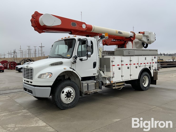 2012-freightliner-m2-106-image-9