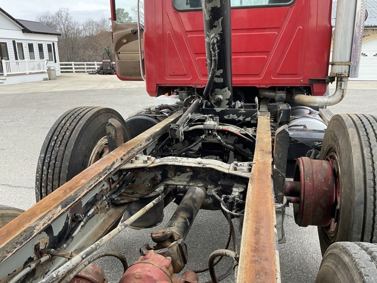 2019-bobcat-s70-image-7