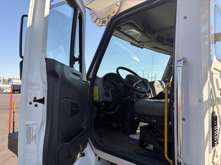 2012-international-workstar-7400-image-14