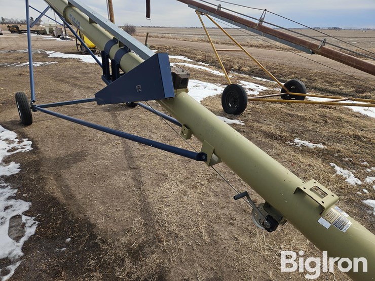 2014-harvest-international-t1042-image-15