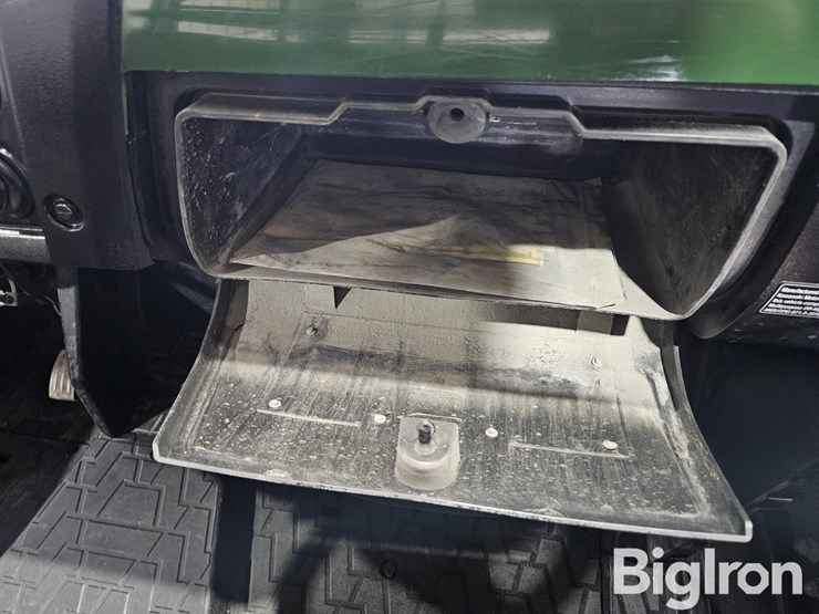 2022-massey-ferguson-730-image-14