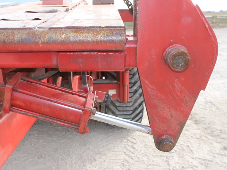 #1064-•-2009-morris-mfg-pro-ag-auto-align-bale-runner-16k-image-25