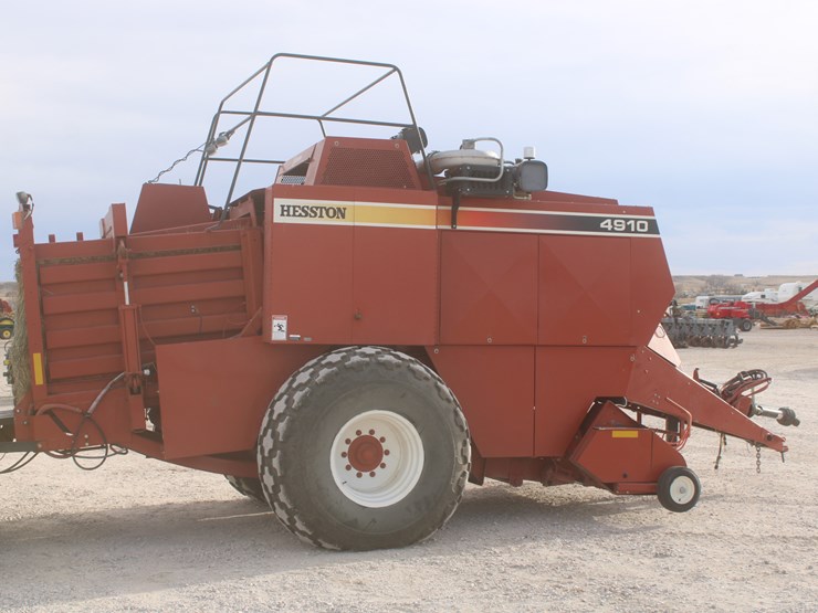 hesston-4910-image-6