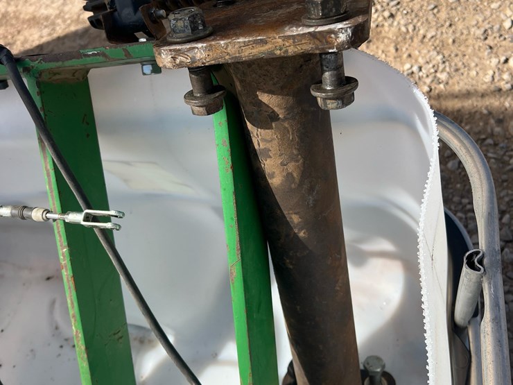 john-deere-840-image-10