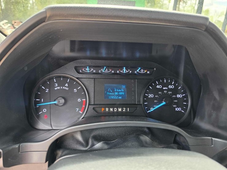 2019-ford-f250-xl-image-11