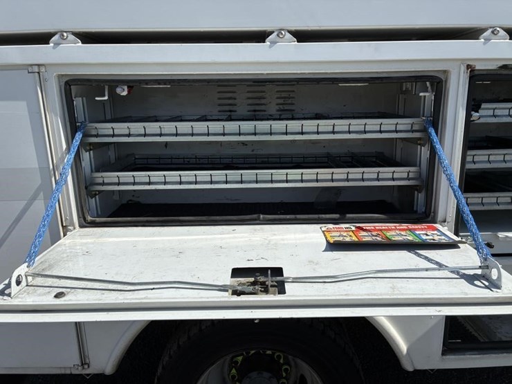 2015-ford-f550-xlt-image-11