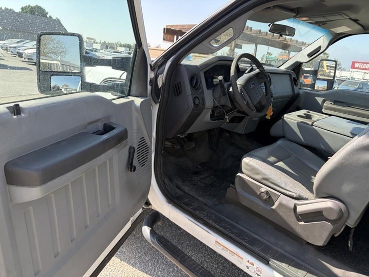 2015-ford-f550-sd-image-12
