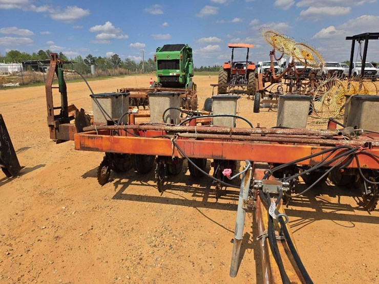 international-800-image-6