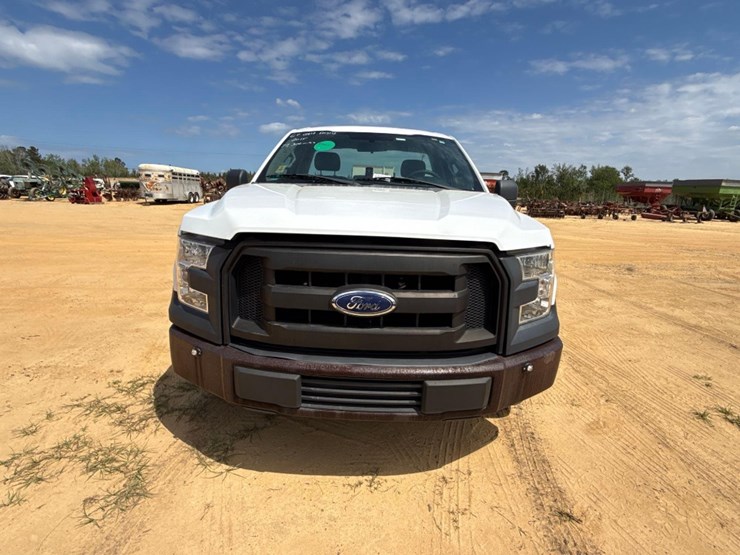 2015-ford-f150-xl-image-16