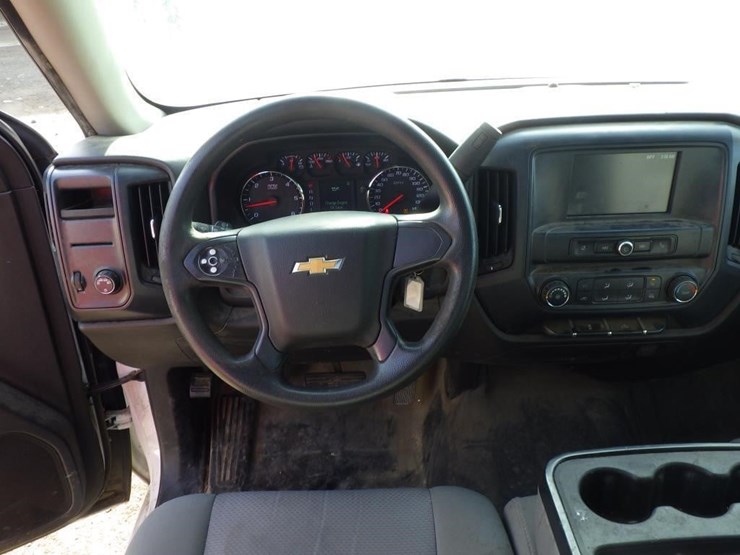 2018-chevrolet-1500-image-8