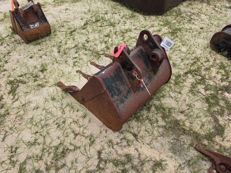 108---used-24"-jcb-bucket-image-2