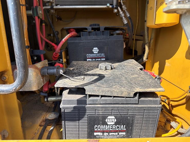 2011-caterpillar-336e-image-67