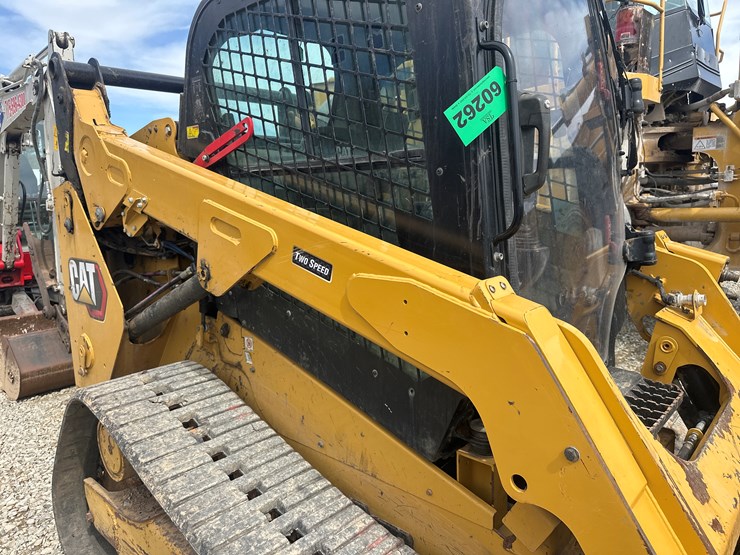 2019-caterpillar-259d3-image-13