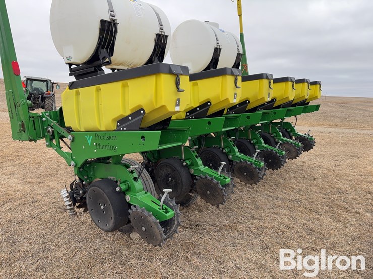 john-deere-7000-image-18