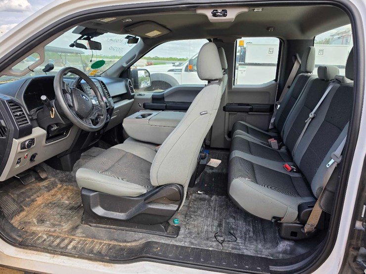 2020-ford-f150-xl-image-9