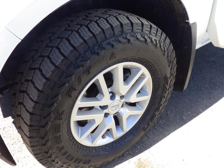 2019-nissan-frontier-image-11