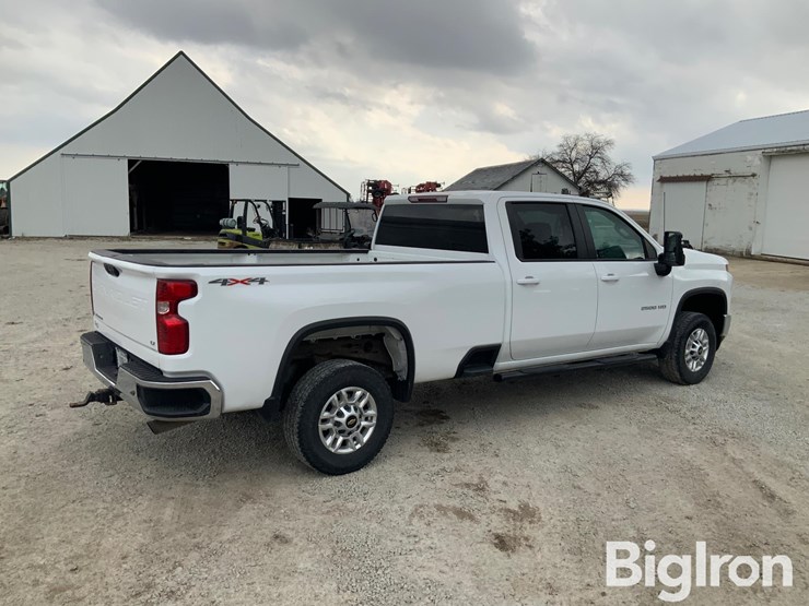 2022-chevrolet-silverado-2500-image-5