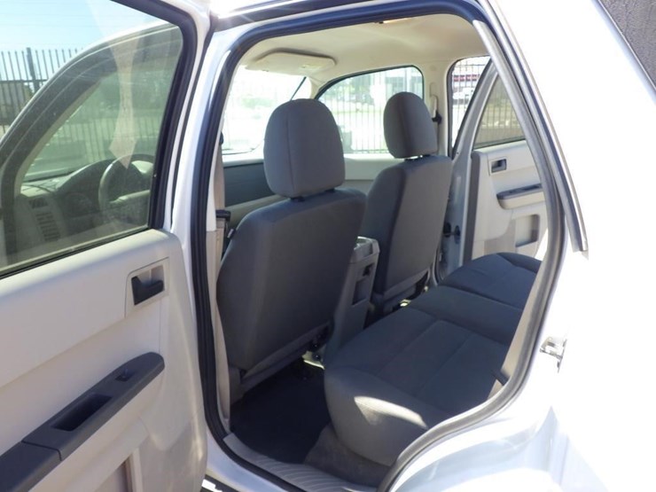 2012-ford-escape-image-7