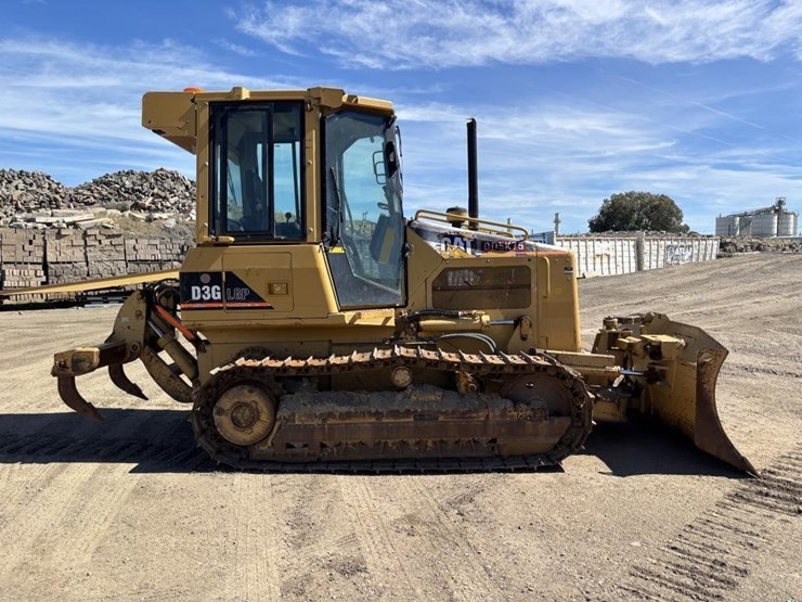 2002-caterpillar-d3g-image-7