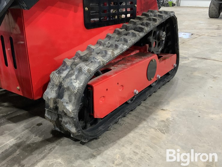 2025-massey-ferguson-730-image-17