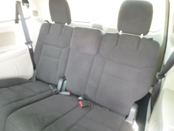 2014-dodge-grand-caravan-image-10