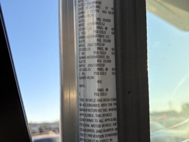 2015-peterbilt-365-image-19