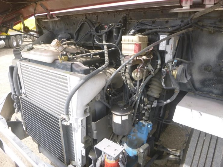 2005-freightliner-mt55-image-36