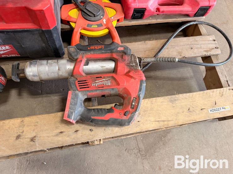 milwaukee-tools-&-batteries-image-18