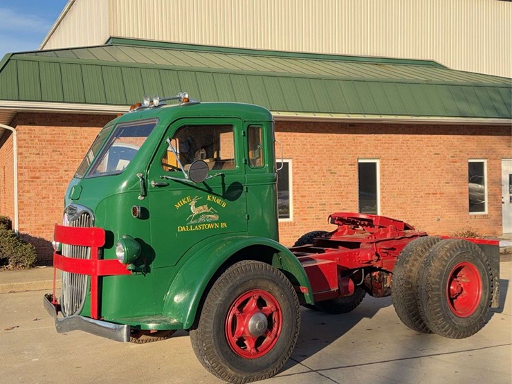 autocar-u70-truck-tractor-image-1