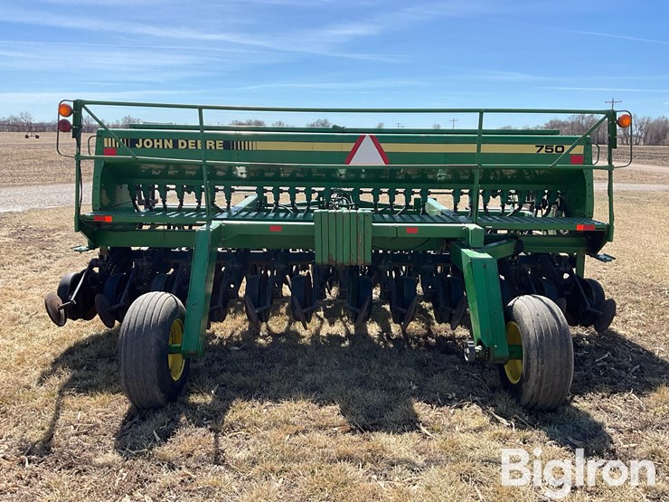 john-deere-750-image-6