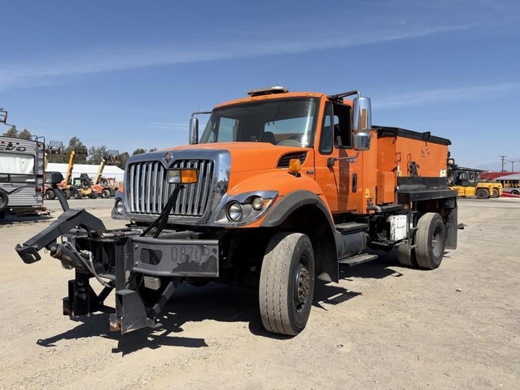 2009-international-workstar-7400-image-1