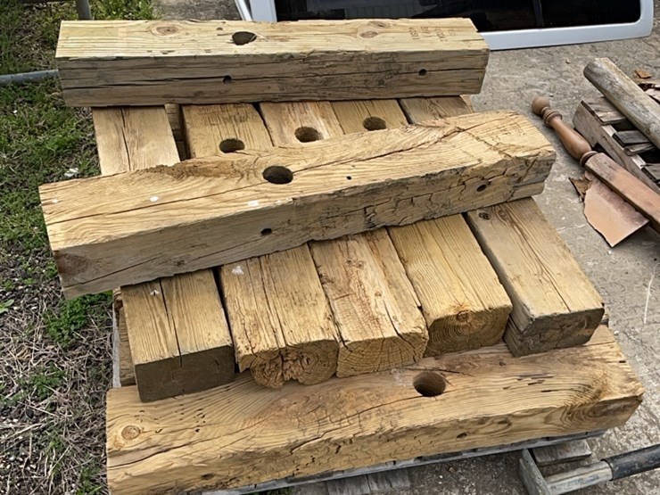 pallet-wood-pieces-image-1