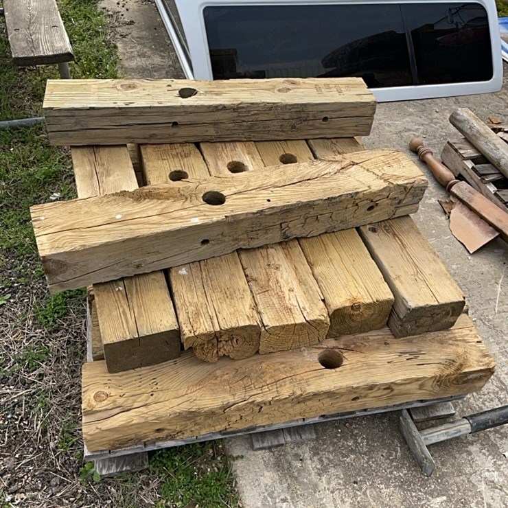 pallet wood pieces