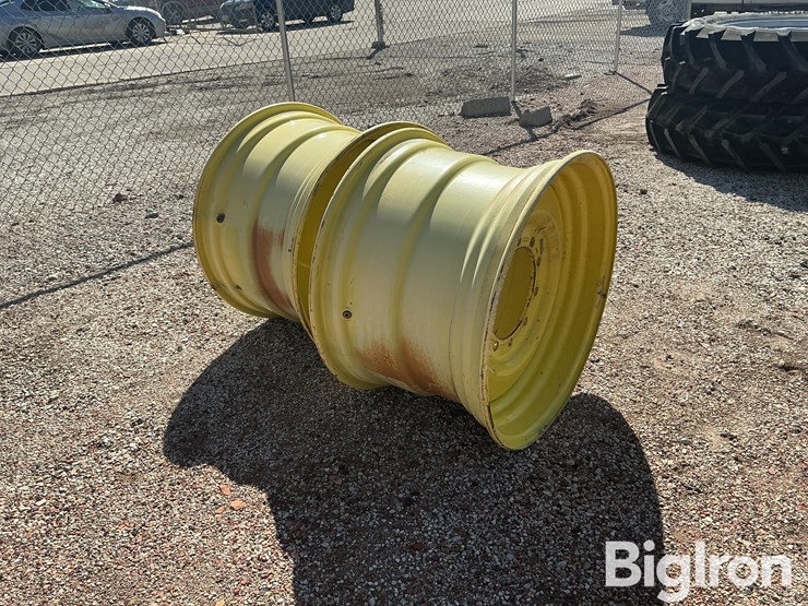 john-deere-32-image-3